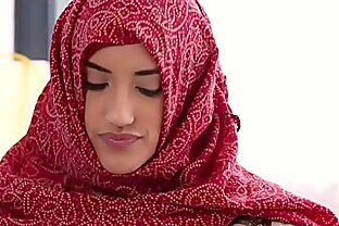 Arab beauty fucked on the massage table