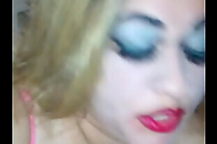 Spanking red lips