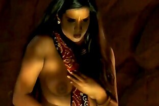 Bollywood Sensual Dancer Babe