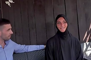 CZECH BITCH NAOMI BENNET LEFT HER EGYPTIAN HUSBAND