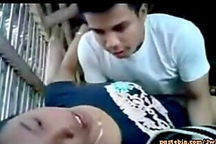 Bercinta - Di Gubuk Mesum