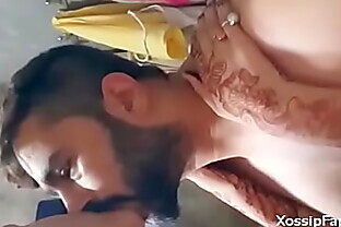 Sexy Pakistani Wife Sucking Dewar Dick